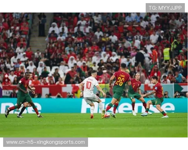 青训小将对阵豪门上演帽子戏法，一夜成名